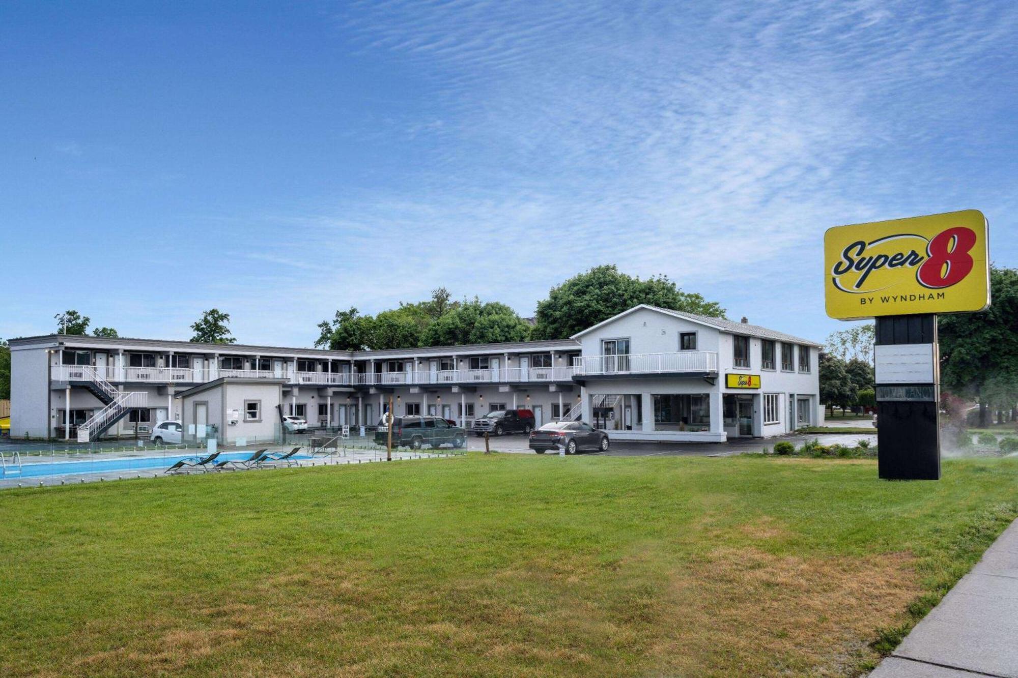 Super 8 By Wyndham Niagara Falls On Экстерьер фото